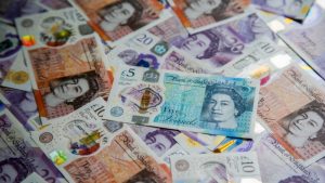 Lee más sobre el artículo ¿Qué es la libra esterlina y por qué se abrevia GBP?