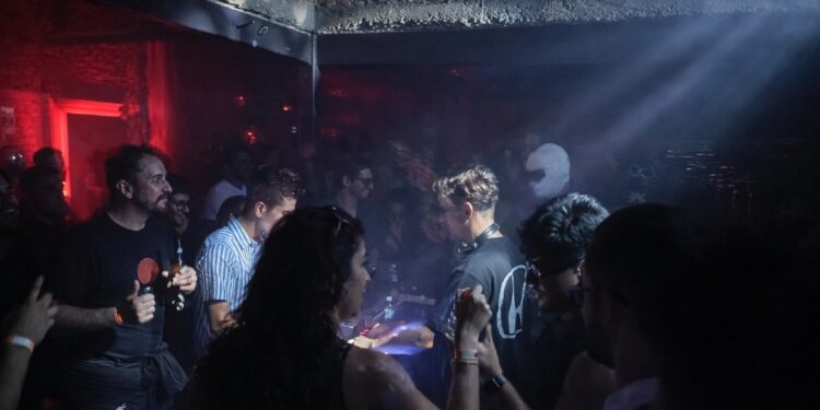 En Caracas se baila techno y se paga con USDT